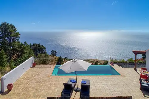 Infinity pool of Villa Atardecer in Puntagorda, La Palma
