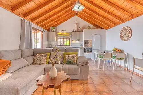 Living and kitchen area of Villa Atardecer on La Palma