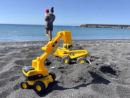 ¿Playa o piscina en La Palma con un niño pequeño? Consejos para unas vacaciones familiares relajadas.