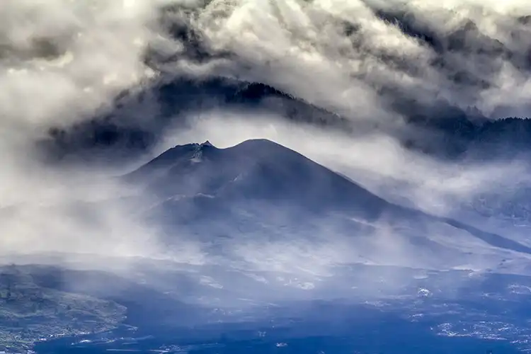 Campos de lava del volcán Tajogaite desde el Mirador del Time